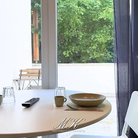 L'echappee Avec Terrasse, *